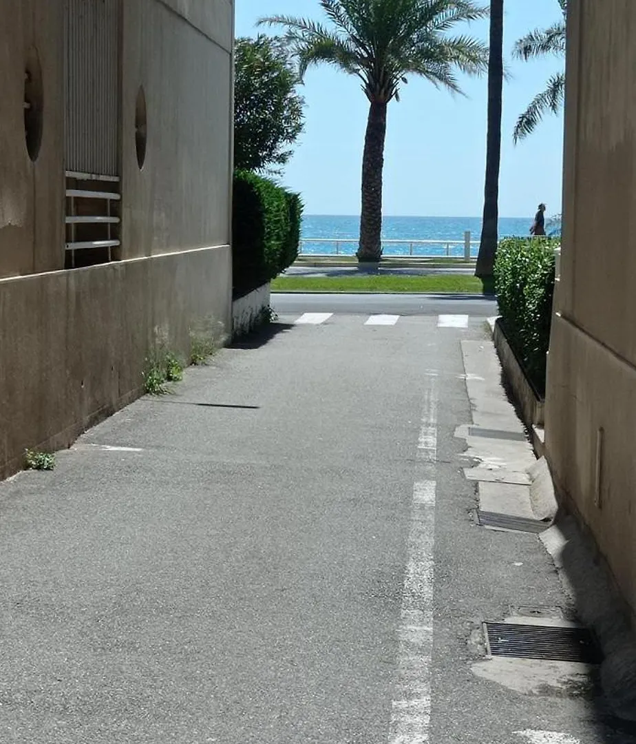 Bel Appartement - Plage A 50 M Nice Apartment